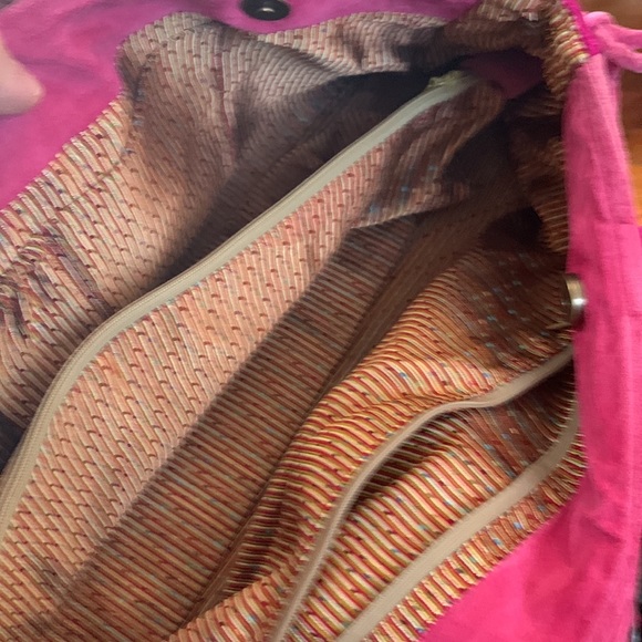 BEAUTIFUL SUEDE BAG PINK WITH METAL HEART - Picture 6 of 8